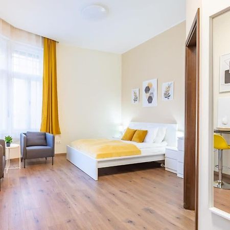Super Central New Studio Budapest Bagian luar foto