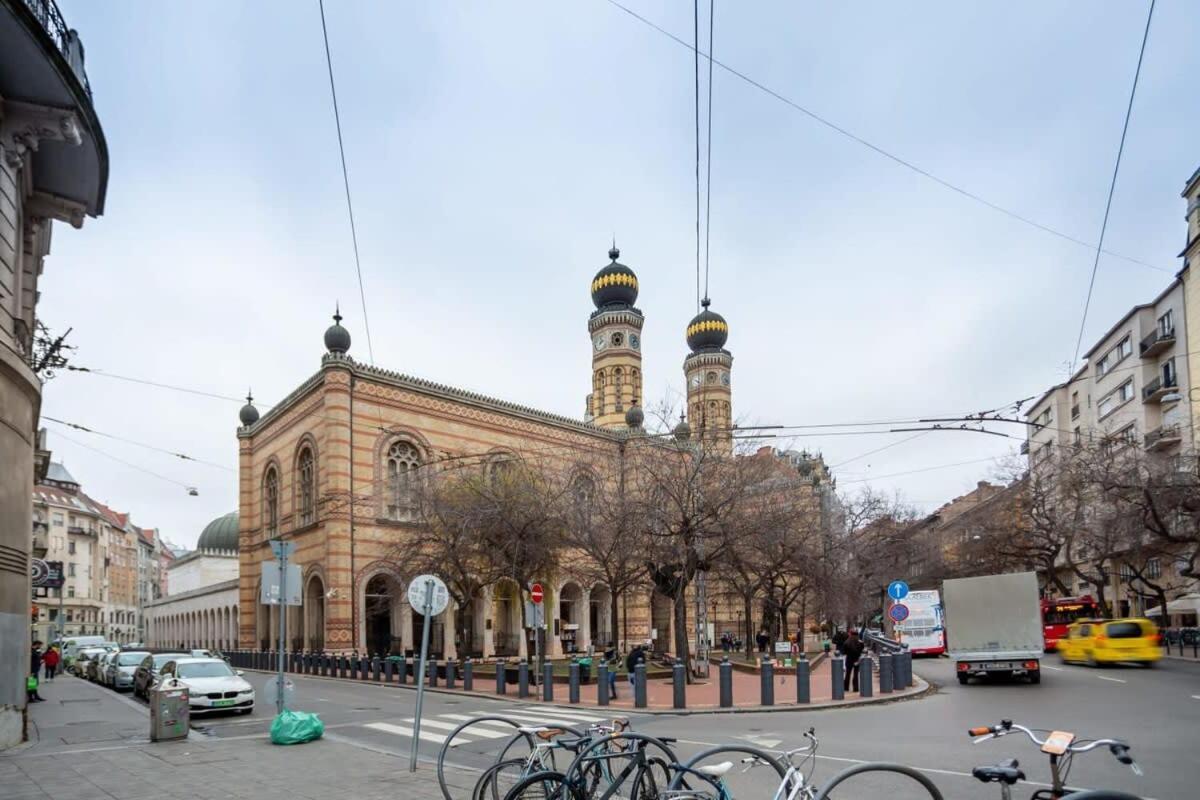Super Central New Studio Budapest Bagian luar foto