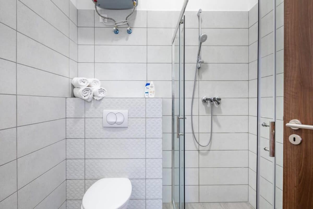 Super Central New Studio Budapest Bagian luar foto