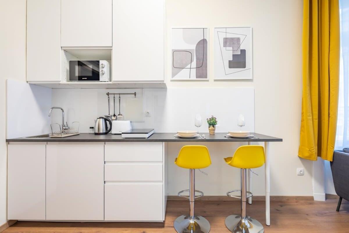 Super Central New Studio Budapest Bagian luar foto